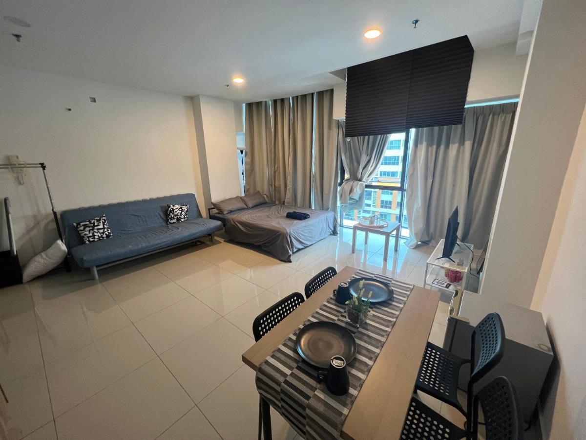Studio Units At Pacific Tower Near Jaya One By Comfyasia Петалінг-Джая Екстер'єр фото
